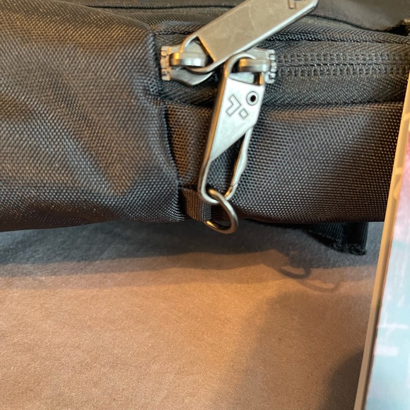 NWT Travelon 5-Point Anti-Theft Security Bag Backpack Urban Collection Black - Picture 14 of 16